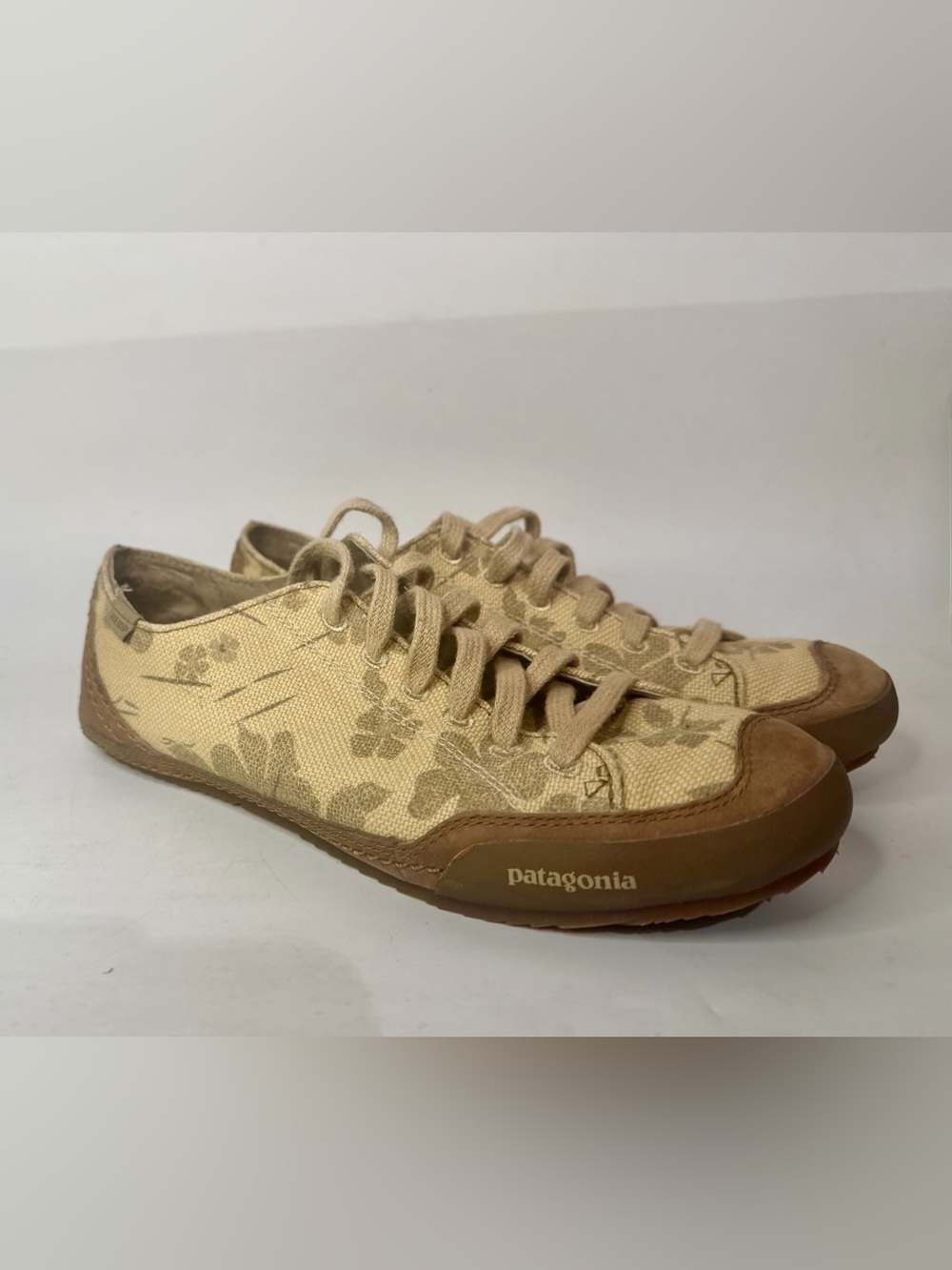 Women's Patagonia Wilkins Retro Khaki Lace-Up Sneakers Floral Hemp US 9.5